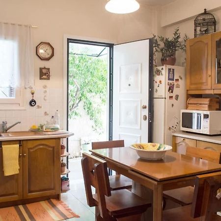 Family Apt With Garden Next To The Sea Афины Экстерьер фото