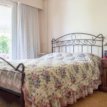 Family Apt With Garden Next To The Sea Афины Экстерьер фото