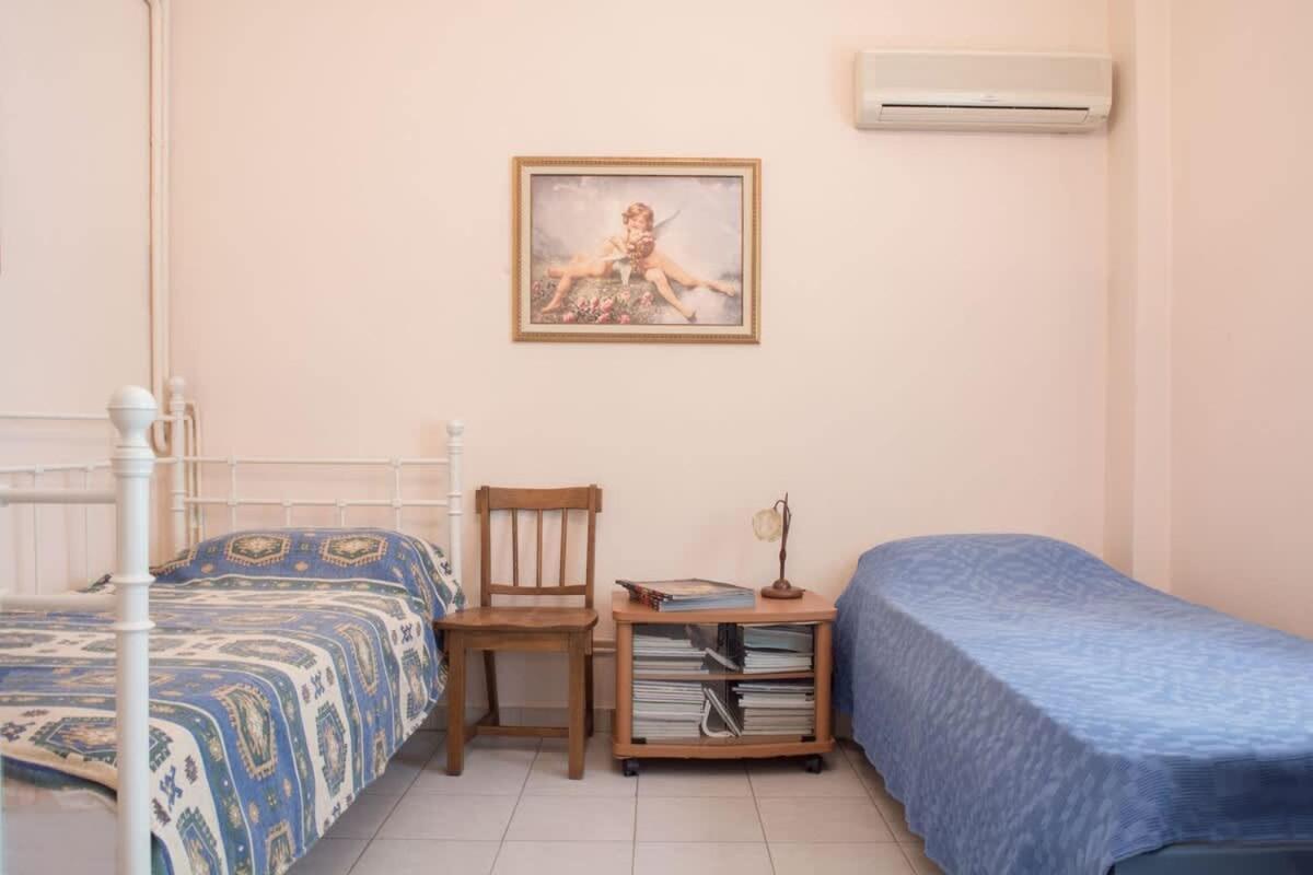 Family Apt With Garden Next To The Sea Афины Экстерьер фото