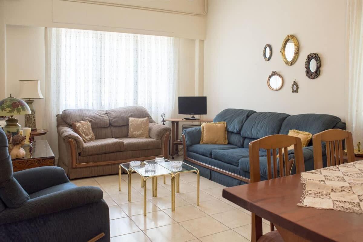 Family Apt With Garden Next To The Sea Афины Экстерьер фото